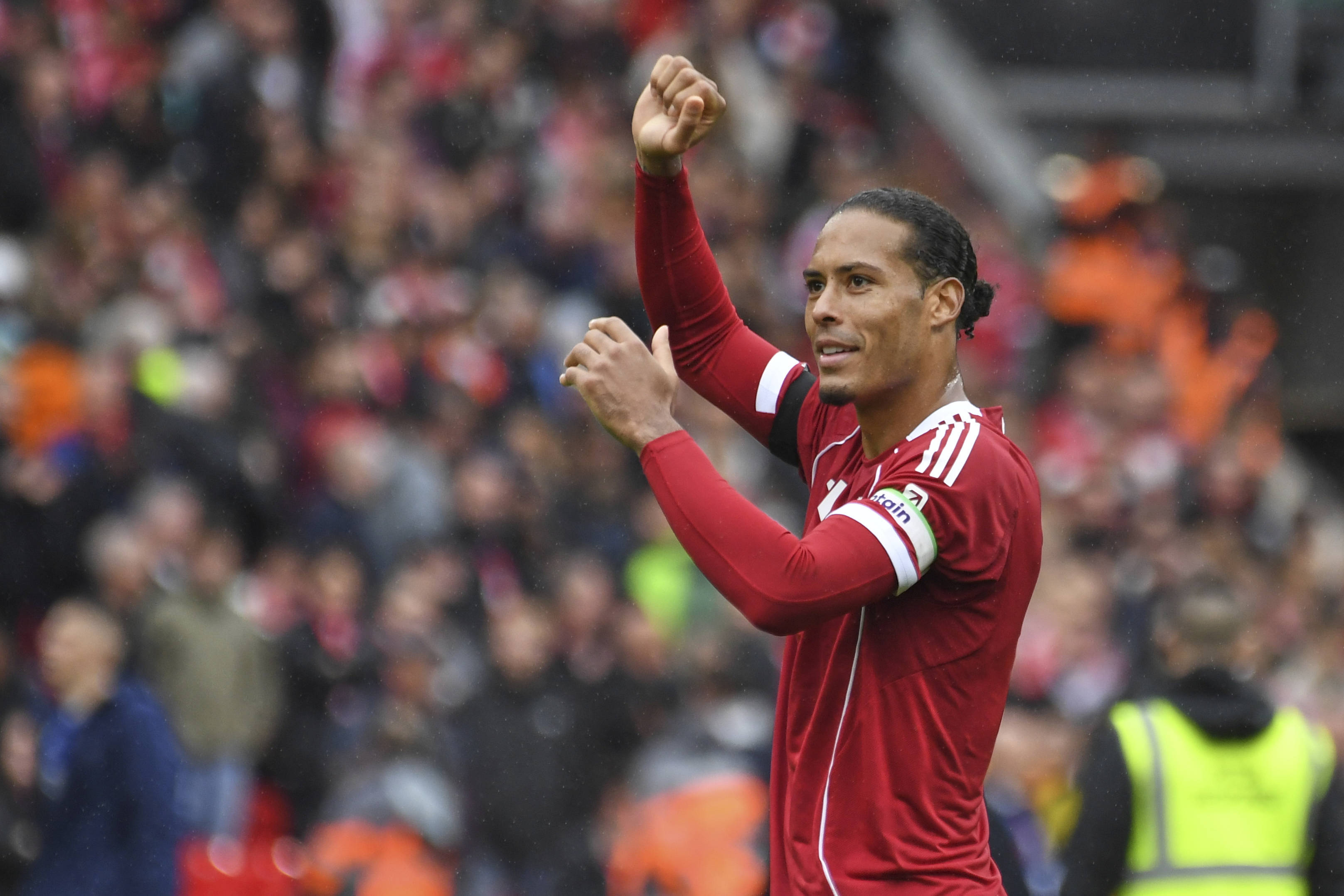 BBIN体育-利物浦主场惊险获胜，英超争冠形势激烈